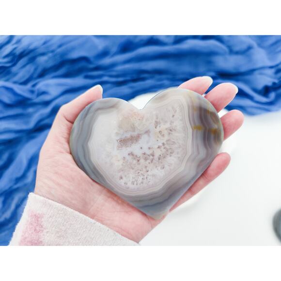 Druzy Agate Flat Heart Crystal Carving - Picture 4 of 11